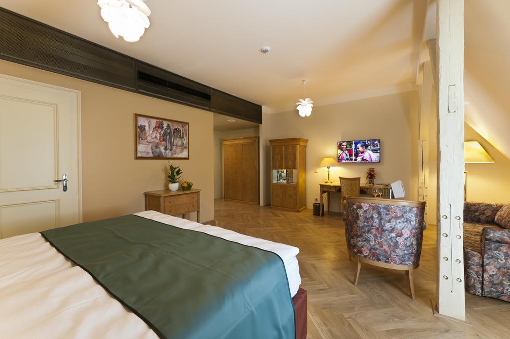 แกรนด์โฮเทล แอมบาสซาเดอร์ นาร็อดนี ดุม Hotel การ์โลวีวารี ห้อง รูปภาพ