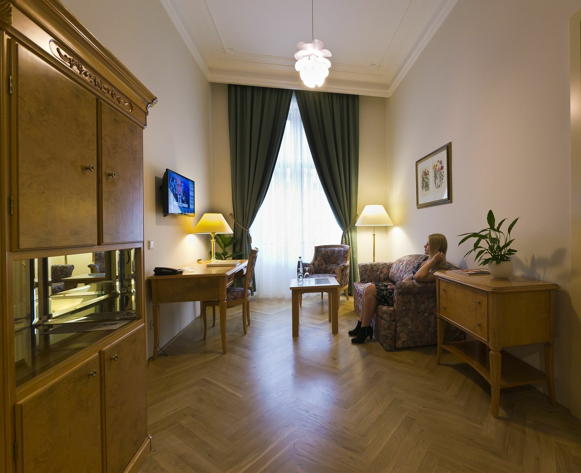 แกรนด์โฮเทล แอมบาสซาเดอร์ นาร็อดนี ดุม Hotel การ์โลวีวารี ภายนอก รูปภาพ